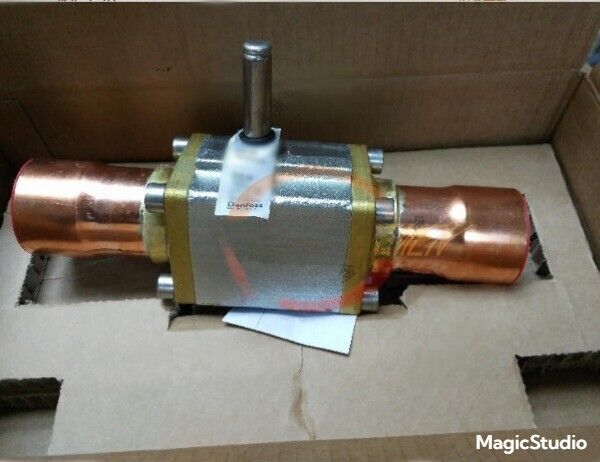 Danfoss EVR32 Solenoid Valve with Manual Operation 032L1105 1-3/8in - Image 2